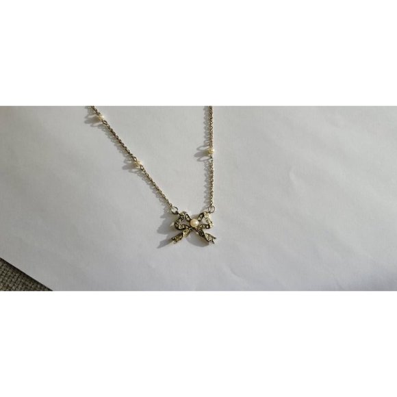 Bow Neckalce beautiful - Picture 2 of 4